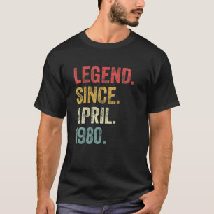 Camiseta 42º Aniversário Oferece Legenda De 42 Anos Desde