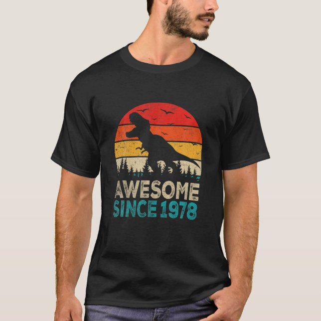 Camiseta 44Th Birthday Dinosaur 44 Year Old Awesome Since 1 (Frente)