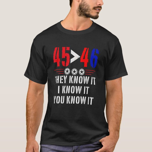 Camiseta 45 É Maior Que 46 Eles Sabem Que Sei Que Sabe (Frente)