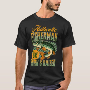 Camiseta 45.o Pescador de 45 anos de idade que exerce a pes