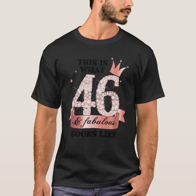 Camiseta 46 & Fabulous I Rose And White Party Group Candid  (Frente)