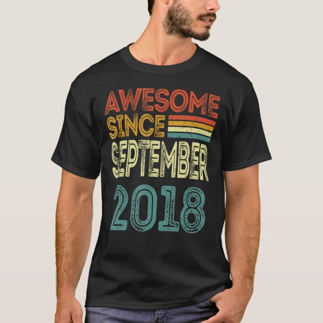 Camiseta 4.º Aniversário Impressionante Desde setembro de 2 (Frente)