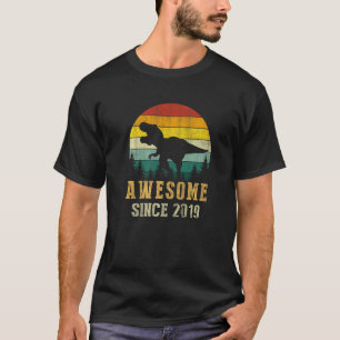 Camiseta 4 anos Dinossaur 4. Aniversário Garoto Fantástico