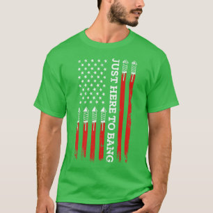 Camiseta 4 de julho fogos de artifício com os EUA e só aqui