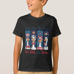 Camiseta 4 De Julho Ganso Solto Vermelho Branco E Bebida