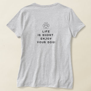 Camiseta 4 Paws Adrift Life é curta.Aproveite seu cachorro.