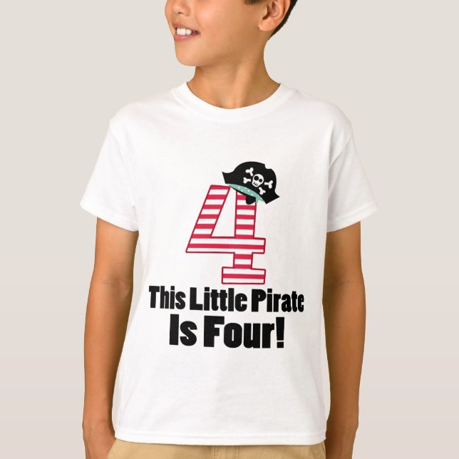 Camiseta 4o pirata bonito do aniversário (Frente)