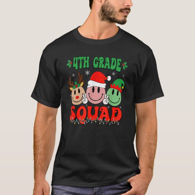 Camiseta 4th Grade Squad Retro Groovy Christmas Teacher Lif (Frente)