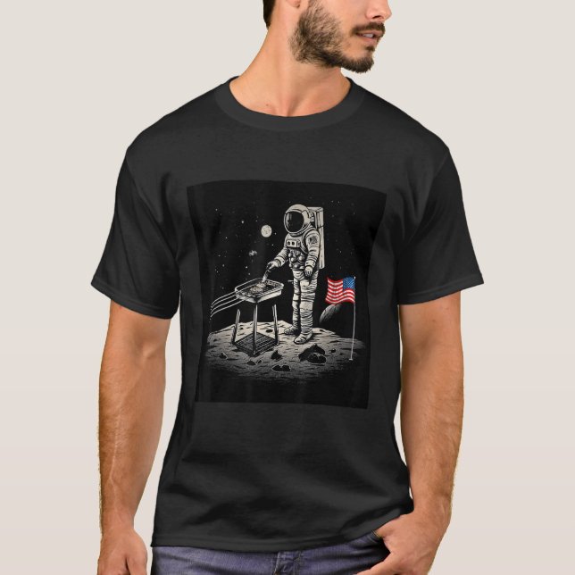 Camiseta 4th of July Astronaut American Flag Grilling on th (Frente)