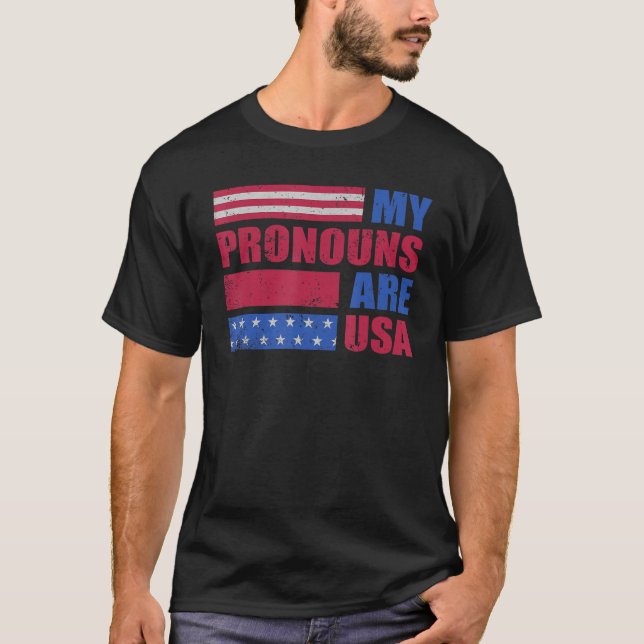 Camiseta 4th of July My Pronouns Are USA Flag George Washin (Frente)