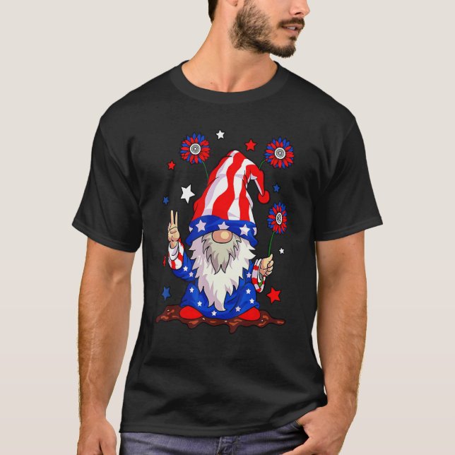Camiseta 4th of July USA American Flag Gnomes Patriotic Men (Frente)
