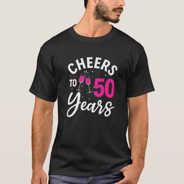 Camiseta 50º Aniversário A Mulher Alegra-Se A 50 Anos (Frente)