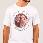 Camiseta 50º aniversário de casamento Ainda fazemos fotos p<br><div class="desc">"Nós ainda fazemos, desde 1973", fotos personalizadas de t-shirts de aniversário de casamento para casais casados celebrarem o seu 50º casamento (ou 60º, 75º, etc., apenas clic personalize para mudar os anos). Personalize ambos os lados desta t-shirt com os nomes dos casais, a fotografia do casamento e a data. No...</div>