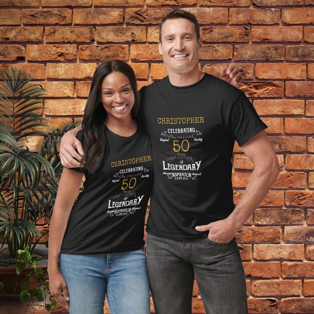 Camiseta 50º Aniversário Legendário Retro Dourado Preto (A personalized classic party T-shirt for that special 50th birthday and celebrating turning 50.)