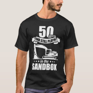 Camiseta 50 anos de brincadeira no operador da escavadora d