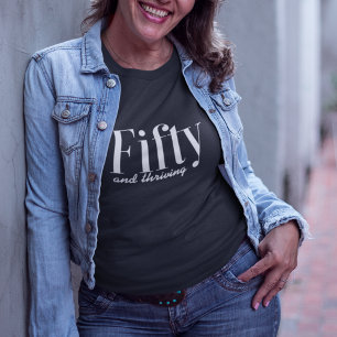 Camiseta 50 e Próspera Tipografia Simples Moderna Personali