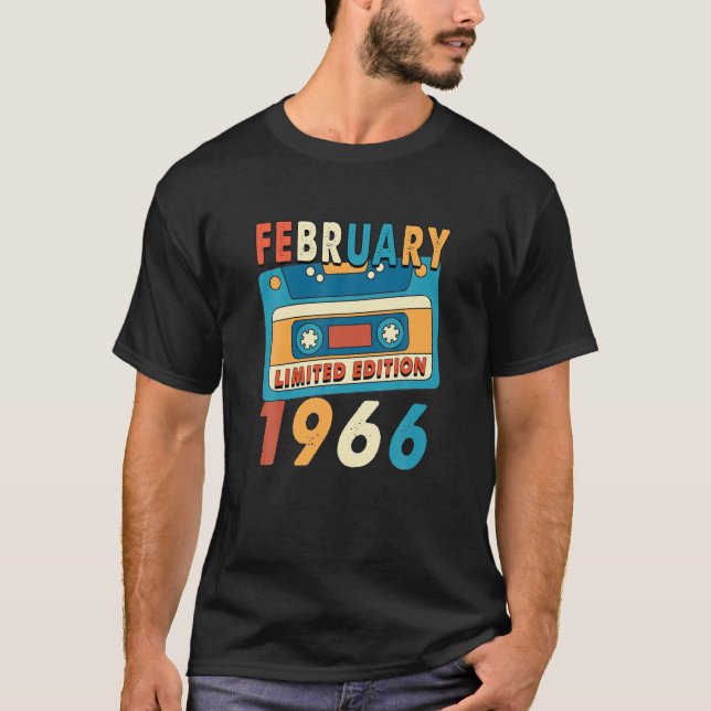 Camiseta 56 anos de idade de presente desde fevereiro de 19 (Frente)