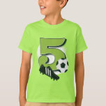 Camiseta 5 Birthday Boy ama futebol verde<br><div class="desc">Adicione seu próprio texto para personalizar esta tendência de aniversário moderno de 5,  5 anos de futebol,  presente de ícone de futebol para um garoto,  filho ou filha que ama footie!</div>
