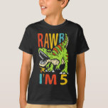 Camiseta 5 Birthday Dinossaur T Rex Rawr Eu sou 5 para Meni<br><div class="desc">Um bom design de aniversário de 5 com um dinossauro t rex que diz "Rawr I'm 5" para filho,  neto,  ter cinco anos e qualquer jovem paleontólogo que ame dinossauros.</div>