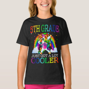 Camiseta 5 Grade Acabou De Ter Um Unicórnio Muito Mais Leg