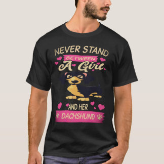 Camiseta 5 Nunca Fique Entre Uma Garota E Seu Dachshund
