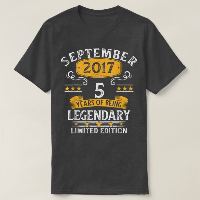 Camiseta 5 Years Old Legend Since September 2017 5th Birthd (Frente do Design)
