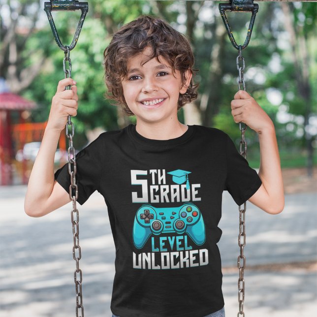 Camiseta 5th Grade Unlocked Gamer Graduation (Criador carregado)