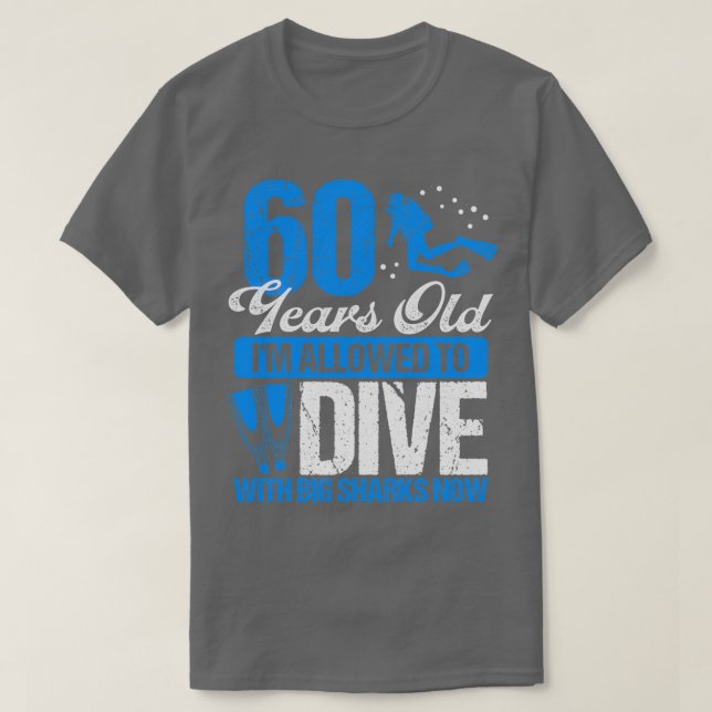 Camiseta 60 Birthday Scuba Merging Scuba Diver 60 Anos (Frente do Design)