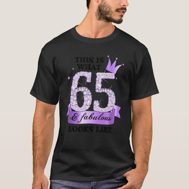 Camiseta 65 e Fabuloso I Purple Lilac White Party Group Pho (Frente)
