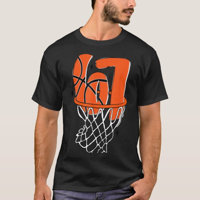 Camiseta 67 Basquete Seis Sete 6 7 Meme Engraçado 67 Basque (Frente)