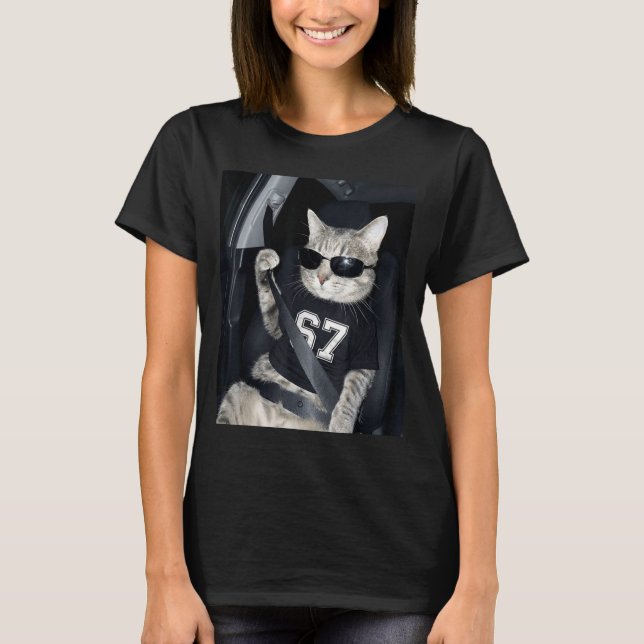 Camiseta 67 Cat Wearing Sungles Gen Alpha Funny Six Seven 6 (Frente)