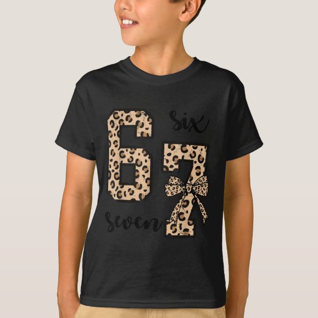 Camiseta 67 Christmas 6 7 Six Seven Meme 67 Leopard Cheetah (Frente)