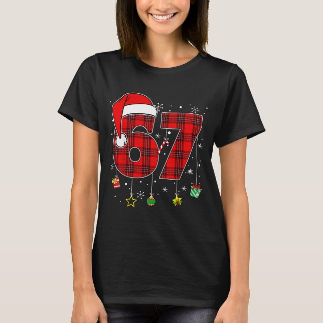 Camiseta 67 Christmas Plaid Santa Hat Funny Family Matching (Frente)