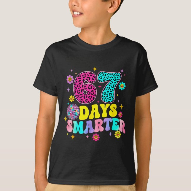 Camiseta 67 Days Smarter School Funny 67 Teachers Students  (Frente)