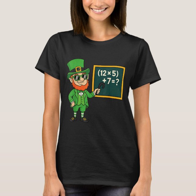 Camiseta 67 Funny St Patricks Day Math Teacher Meme Six Sev (Frente)