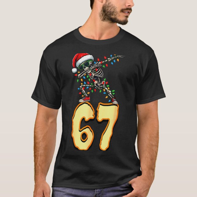 Camiseta 67 Halloween Meme 6 7 Numbers Six Seven Funny Kids (Frente)