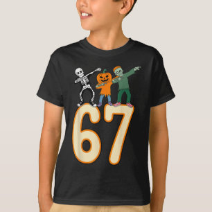 Camiseta 67 Meme de Halloween 6 7 Números Seis Sete Esquele