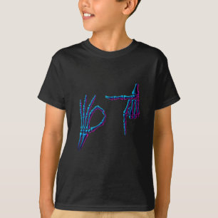 Camiseta 67 Meme Mão de Esqueleto 6 7 Halloween Seis Sete D