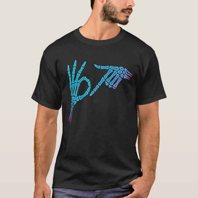 Camiseta 67 Meme Skeleton Mão 6 7 Halloween Seis Sete Funn (Frente)