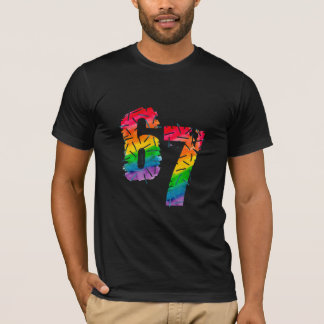 Camiseta 67 – Retro Neon Rainbow Vibes T-Shirt