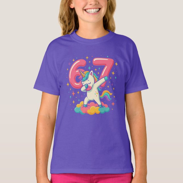 Camiseta 67 Six Seven Unicorn Retro Pop Culture (Frente)