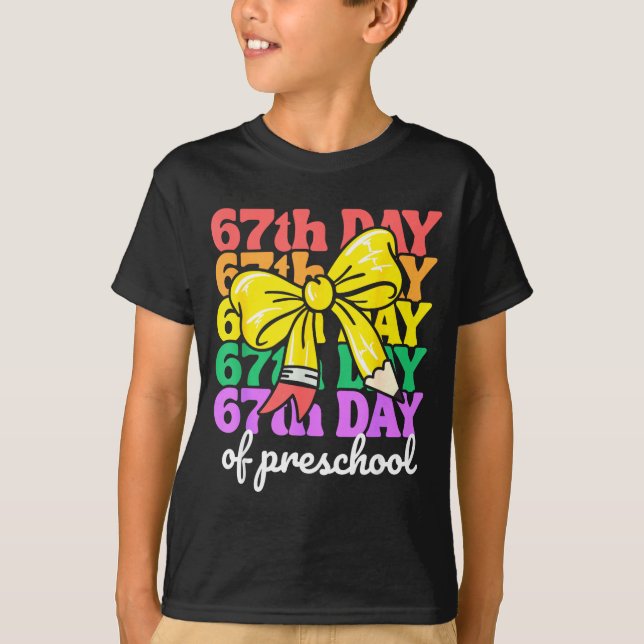 Camiseta 67th Day Of Preschool Girls Coquette Bow 67 Days O (Frente)