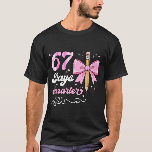 Camiseta 67th Day Of School 67 Days Smarter Coquette Bow Te (Frente)
