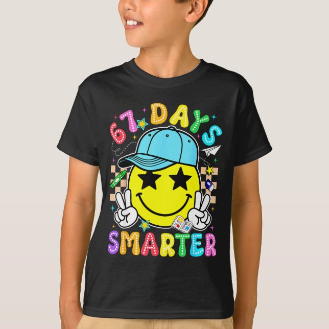 Camiseta 67th Day Of School 67 Days Smarter Teacher Boy Gir (Frente)