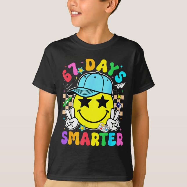 Camiseta 67th Day Of School 67 Days Smarter Teacher Boy Gir (Frente)