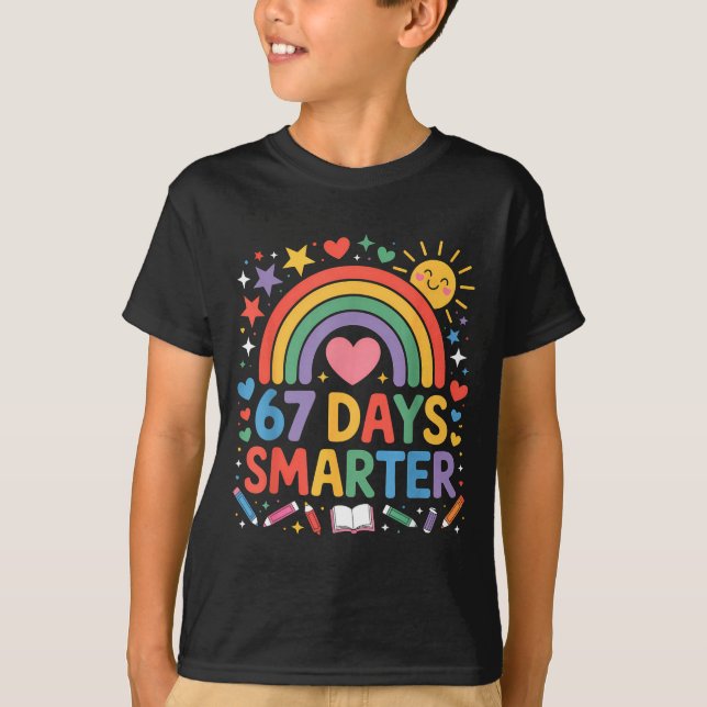 Camiseta 67th Day Of School Meme 67 Days Smarter Rainbow Ki (Frente)