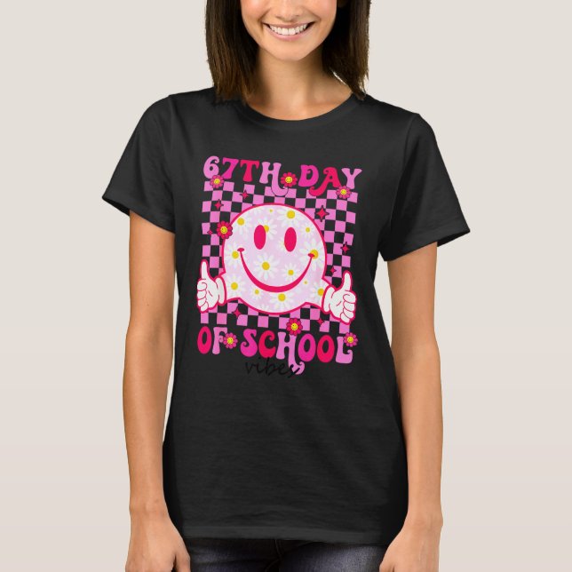 Camiseta 67th Day Of School Vibes 67 Meme Cute Smile Face T (Frente)