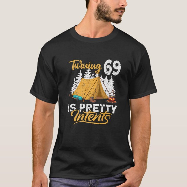 Camiseta 69º Aniversário, Eu Faço 69 É Bonito. (Frente)