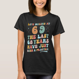 Camiseta 69.º aniversário Homem Mulher 2023 Groovy Life com