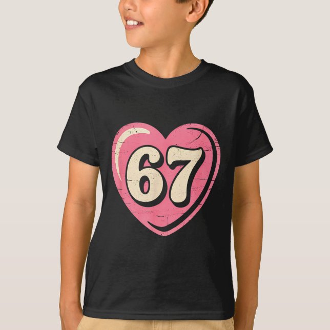 Camiseta 6 7 Meme Heart Gen Alpha Six Seven 67 Valentines K (Frente)